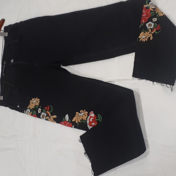 Zara black womens  embroidery black crop ankle  jean size 4 - Picture 11 of 16